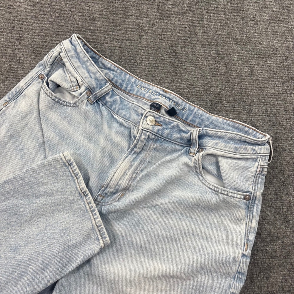 American Eagle Strigid Mom Jeans 16 Light Wash High Rise Straight Leg Womens